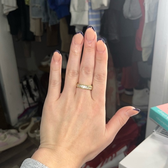 Ring - Picture 1 of 5